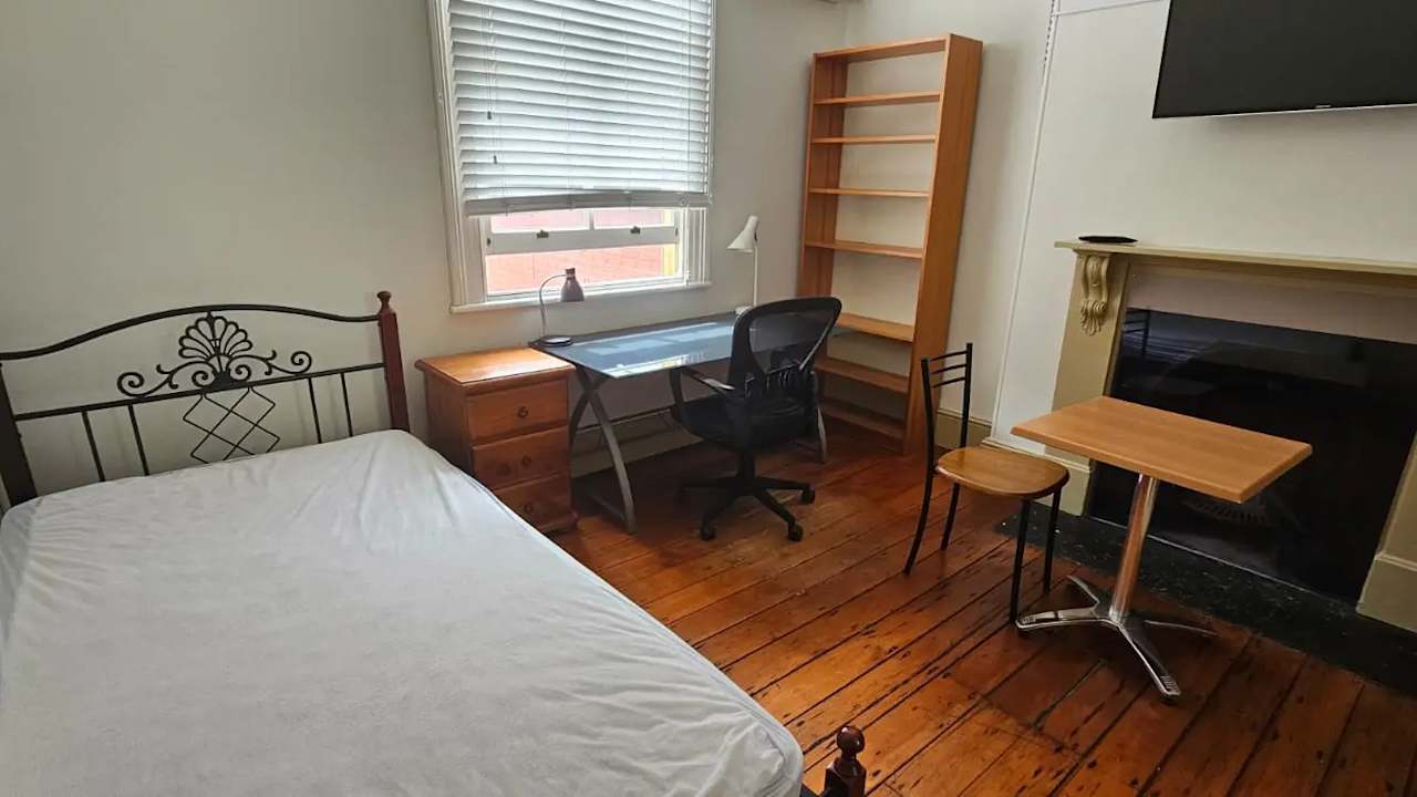 Furnished room with own bathroom