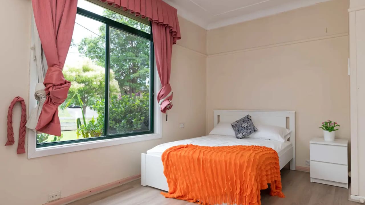 Furnished room in a share house