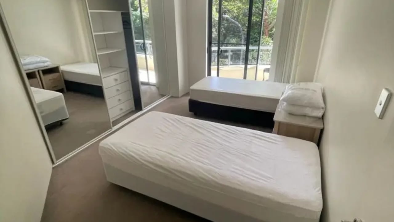 Furnished room in a flatshare