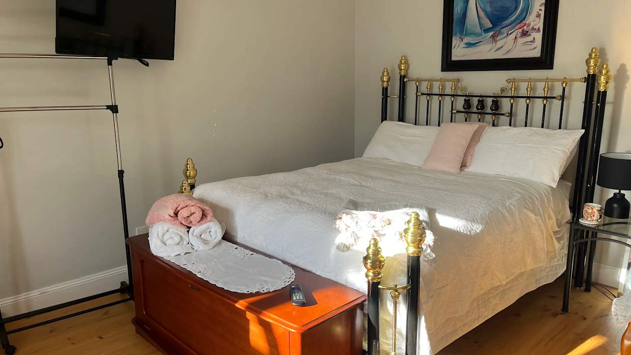 Furnished room with own bathroom