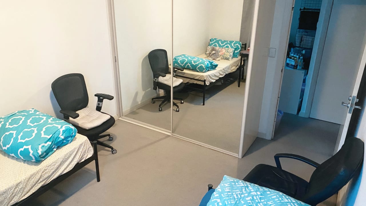 Furnished room in a flatshare