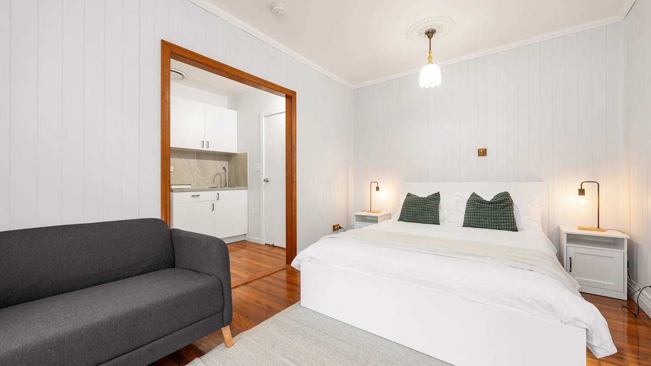 Furnished room with own bathroom