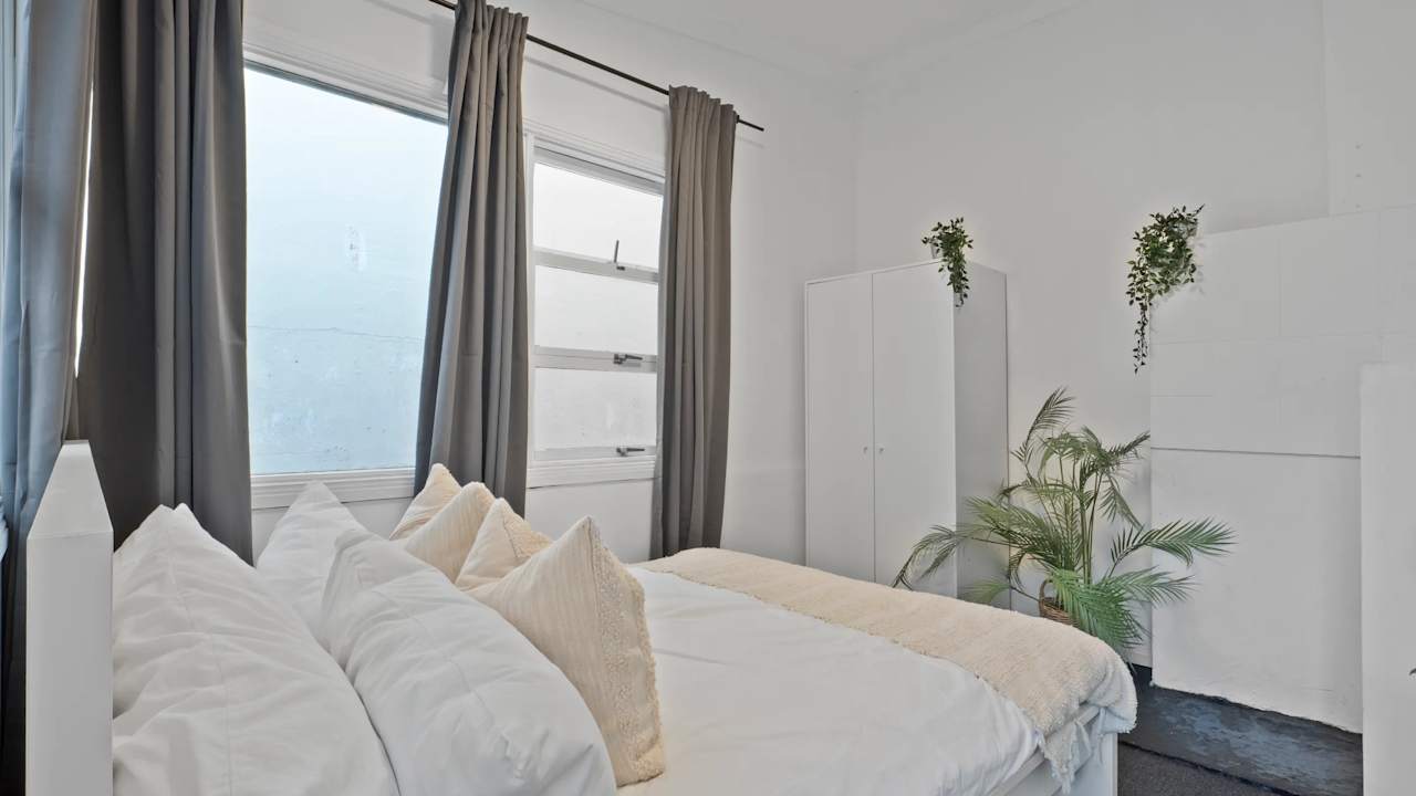 Furnished room in a share house