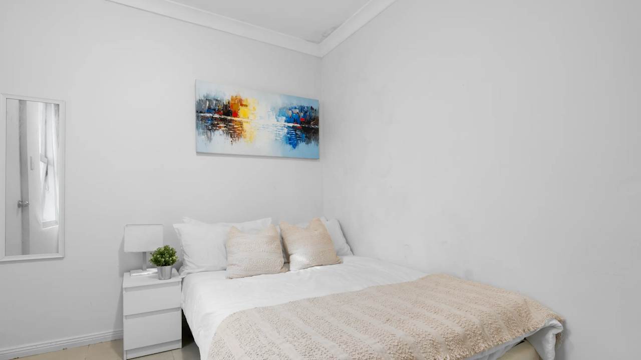 Furnished room in a share house