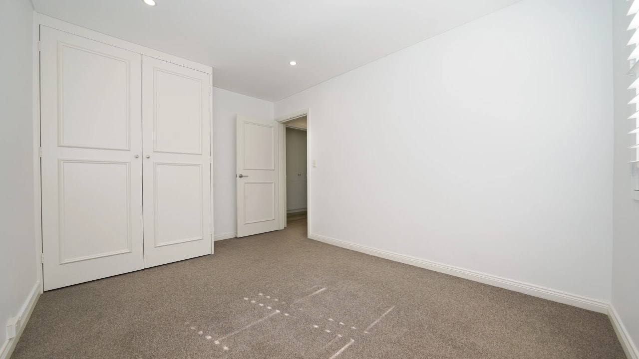 Furnished room with own bathroom