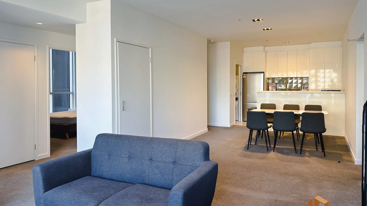 Furnished room in a flatshare