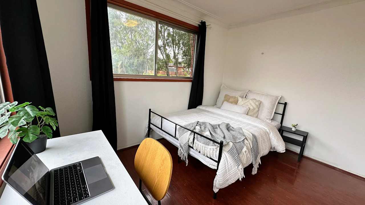 Furnished room in a share house