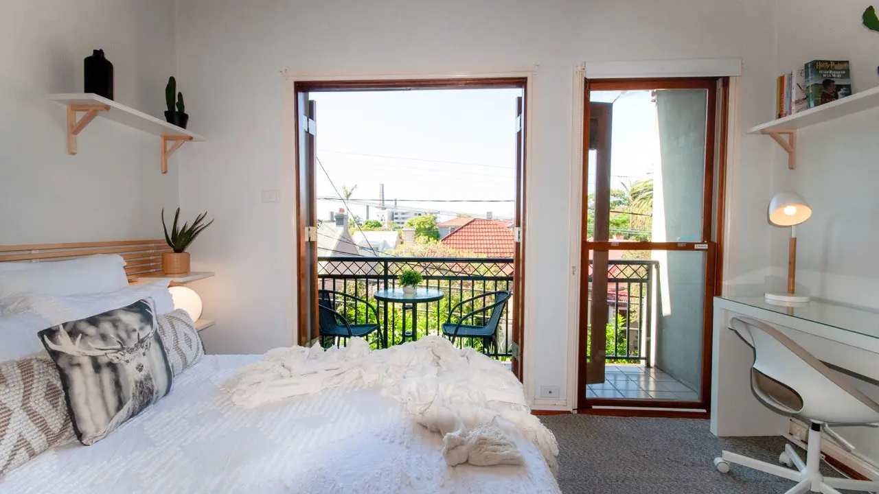 Furnished room in a share house