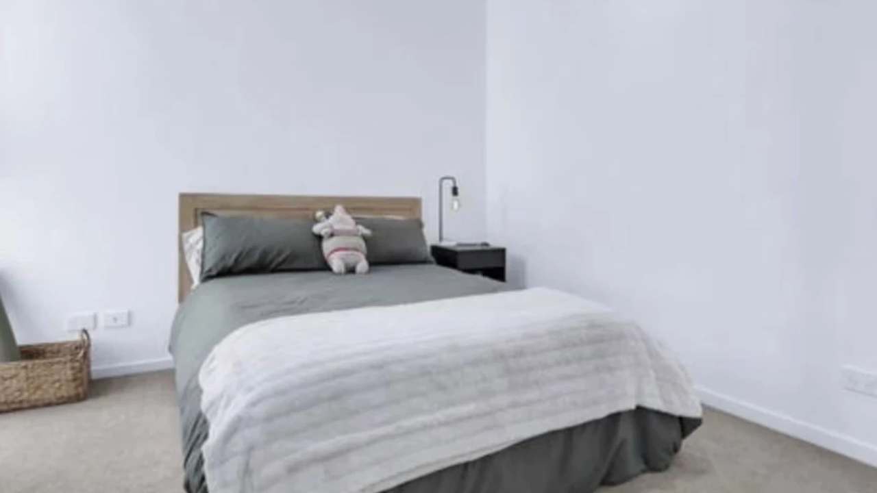 Unfurnished room with own bathroom