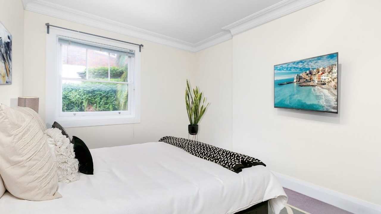 Unfurnished room with ensuite in a flatshare