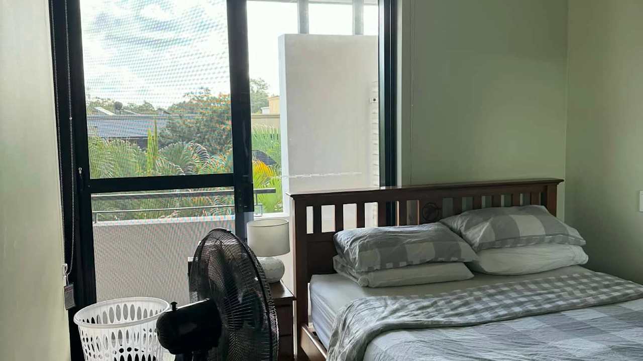 Unfurnished room with ensuite in a flatshare