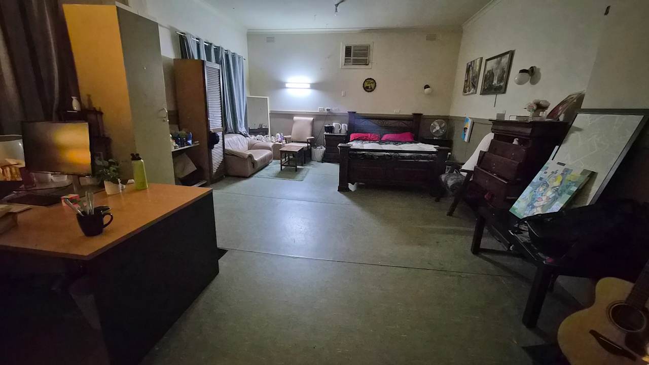 Furnished room in a share house