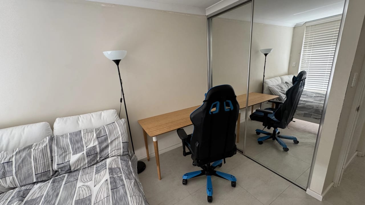 Room in a share house