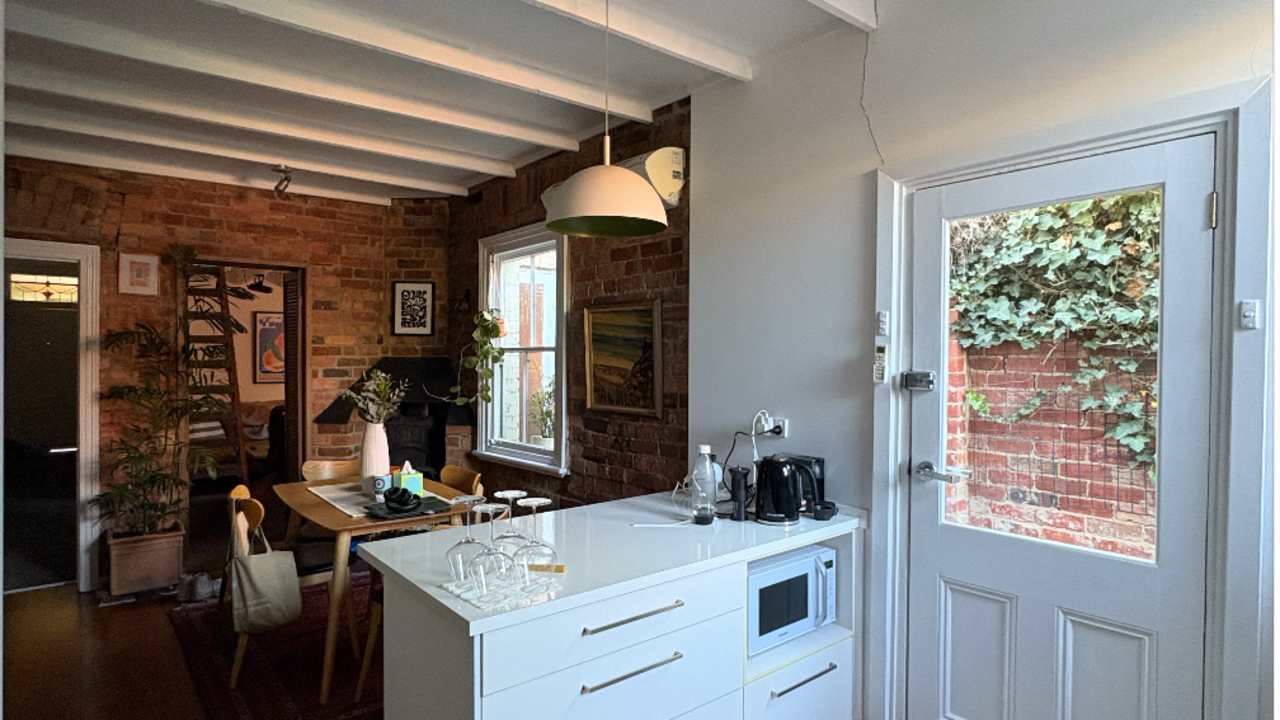 Room in a share house