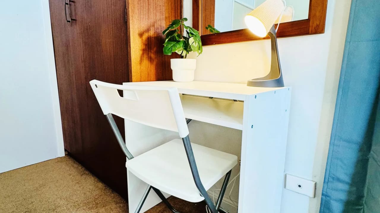 Furnished room in a share house