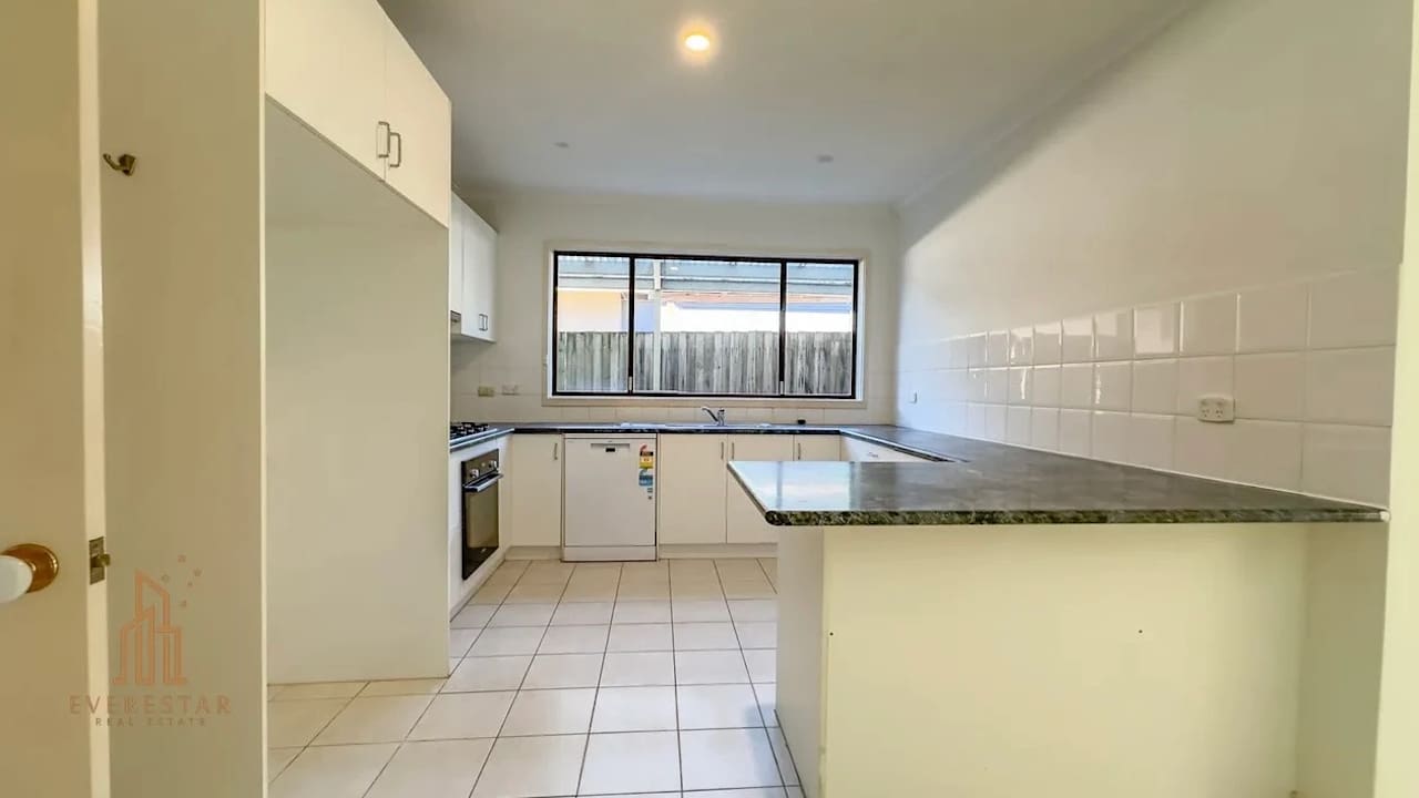 Unfurnished room in a share house