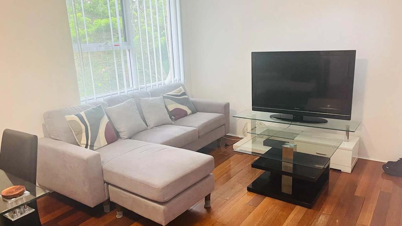 Furnished room in a flatshare