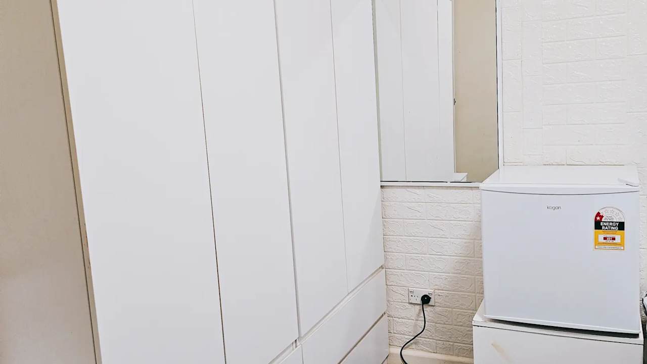 Furnished room in a share house