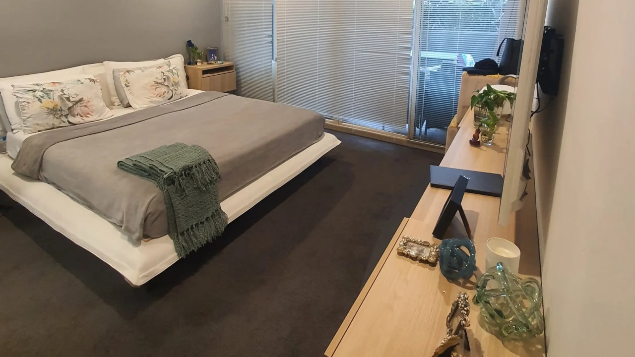 Furnished room with ensuite in a flatshare
