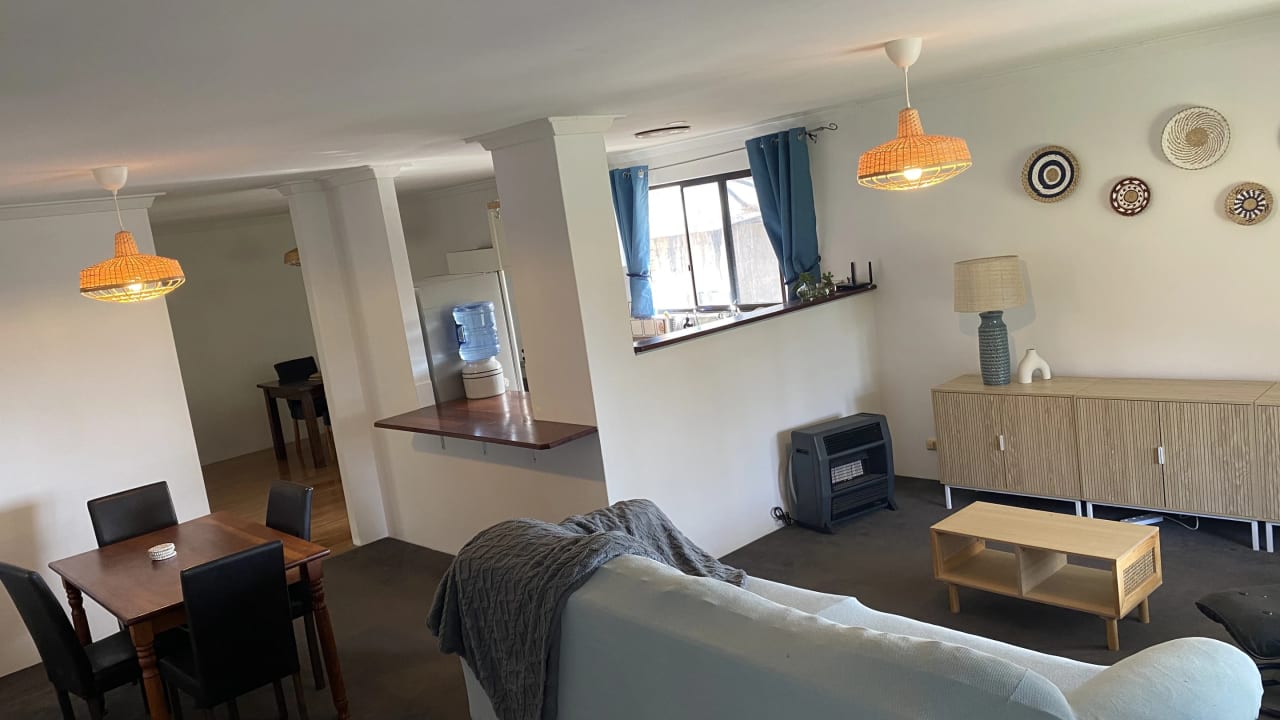 Room in a share house