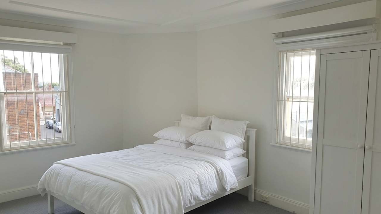 Furnished room with ensuite in a flatshare