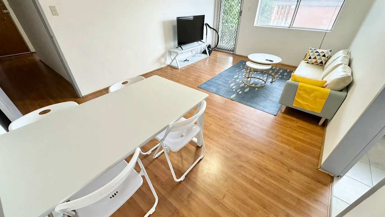 Whole property with 2 rooms for rent