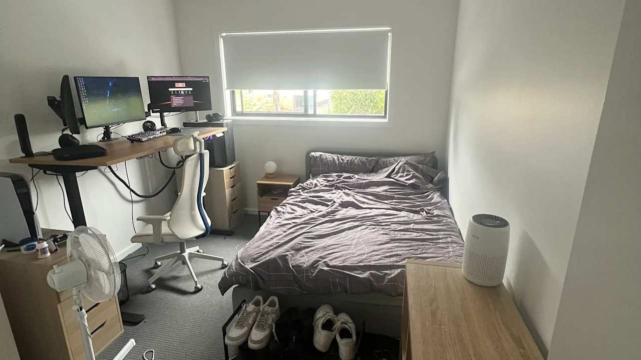 Unfurnished room in a share house