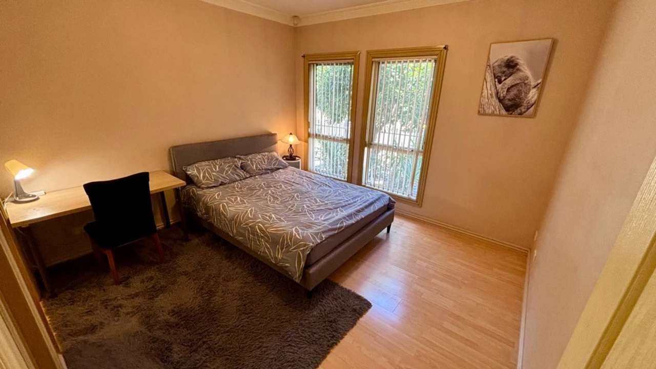 Room in a share house