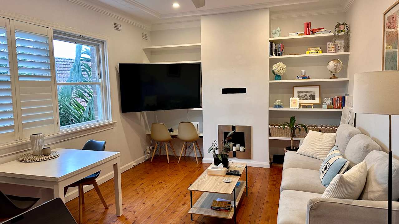 Furnished room in a flatshare