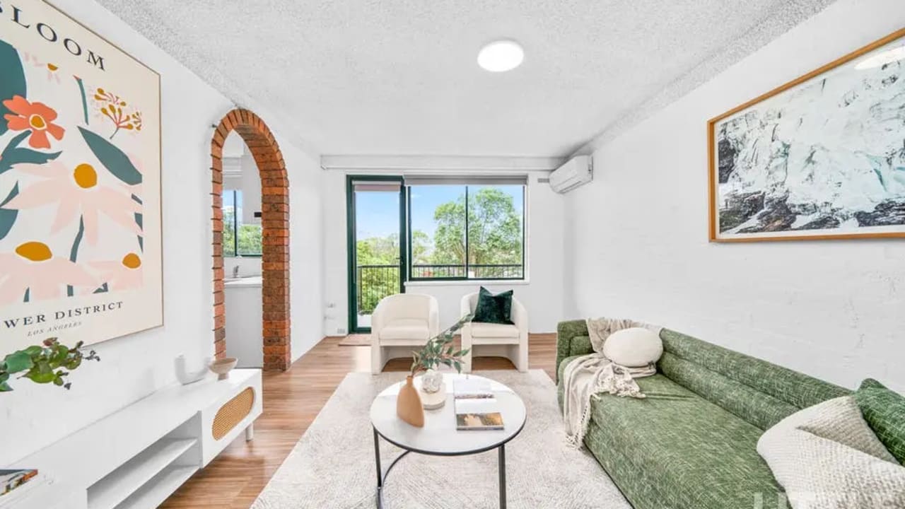 Unfurnished room in a flatshare