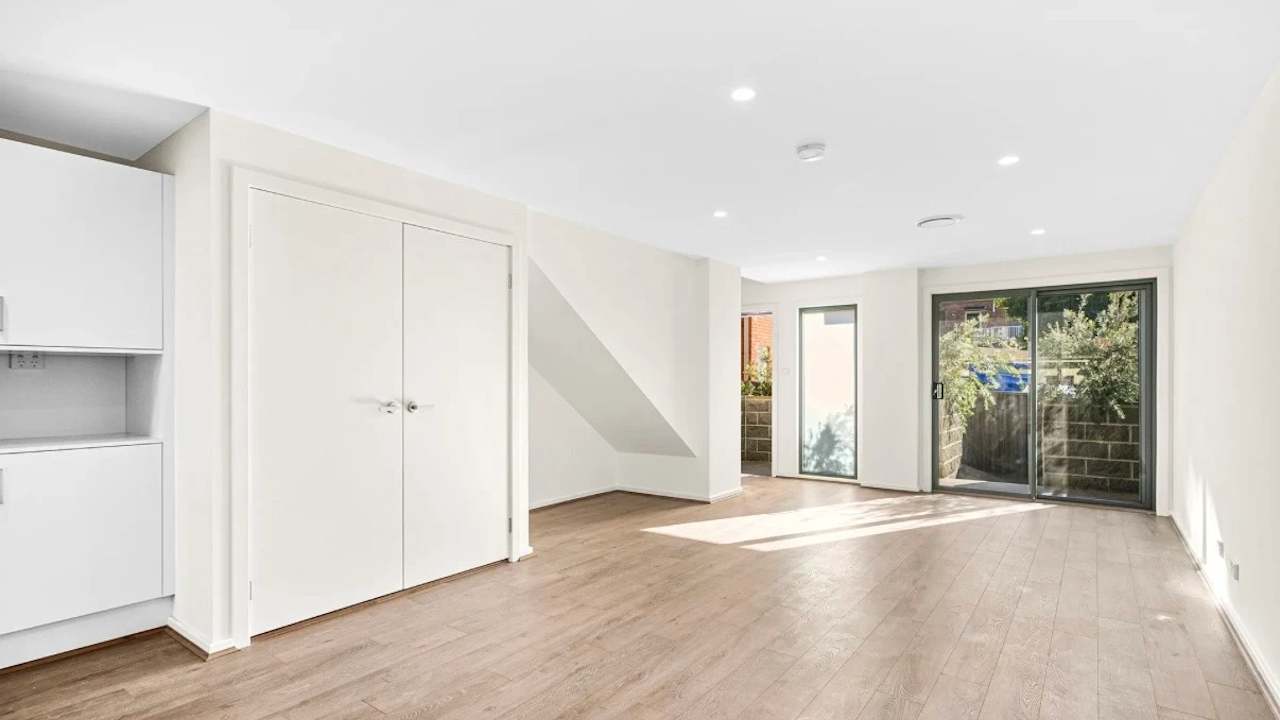 Unfurnished room in a flatshare