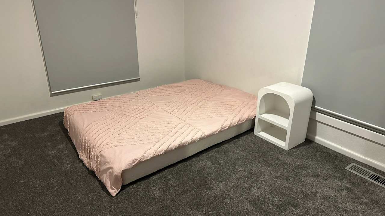 Room in a share house