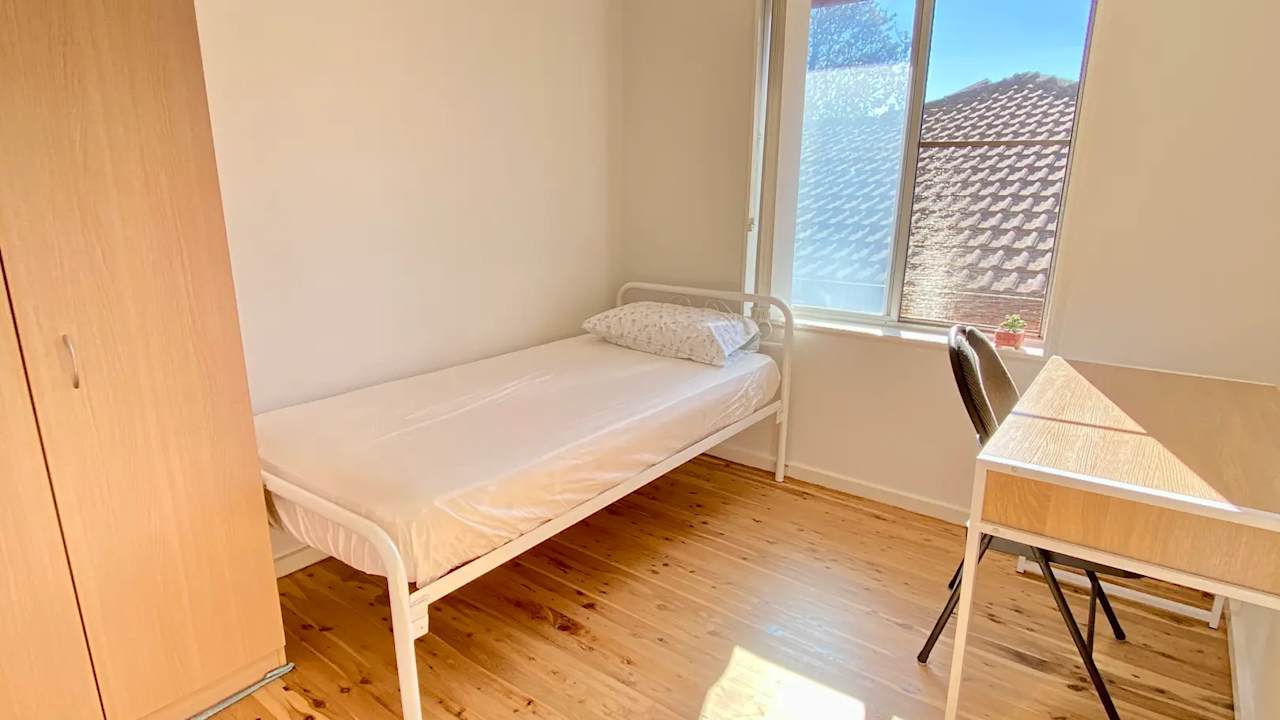 Furnished room in a share house