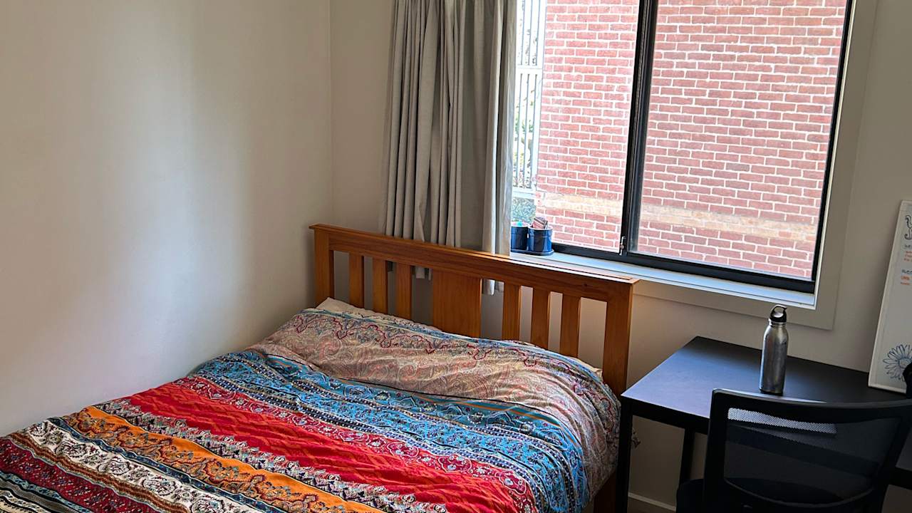Room in a share house