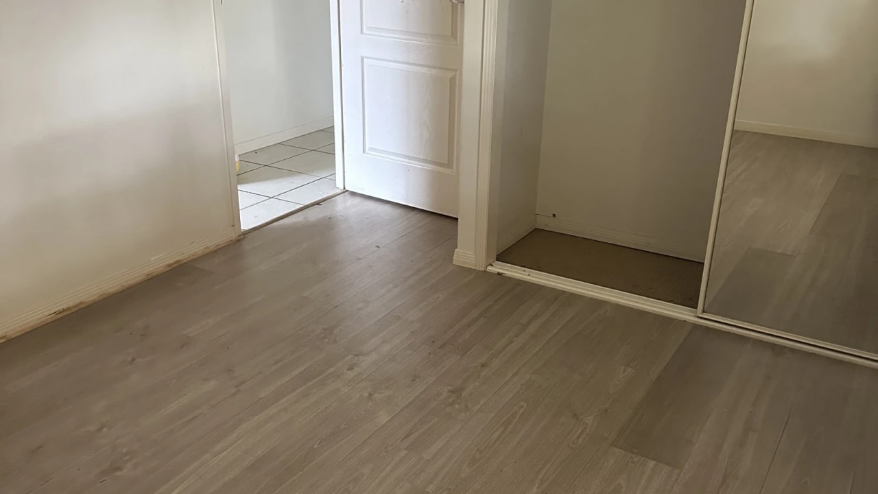 Room in a share house