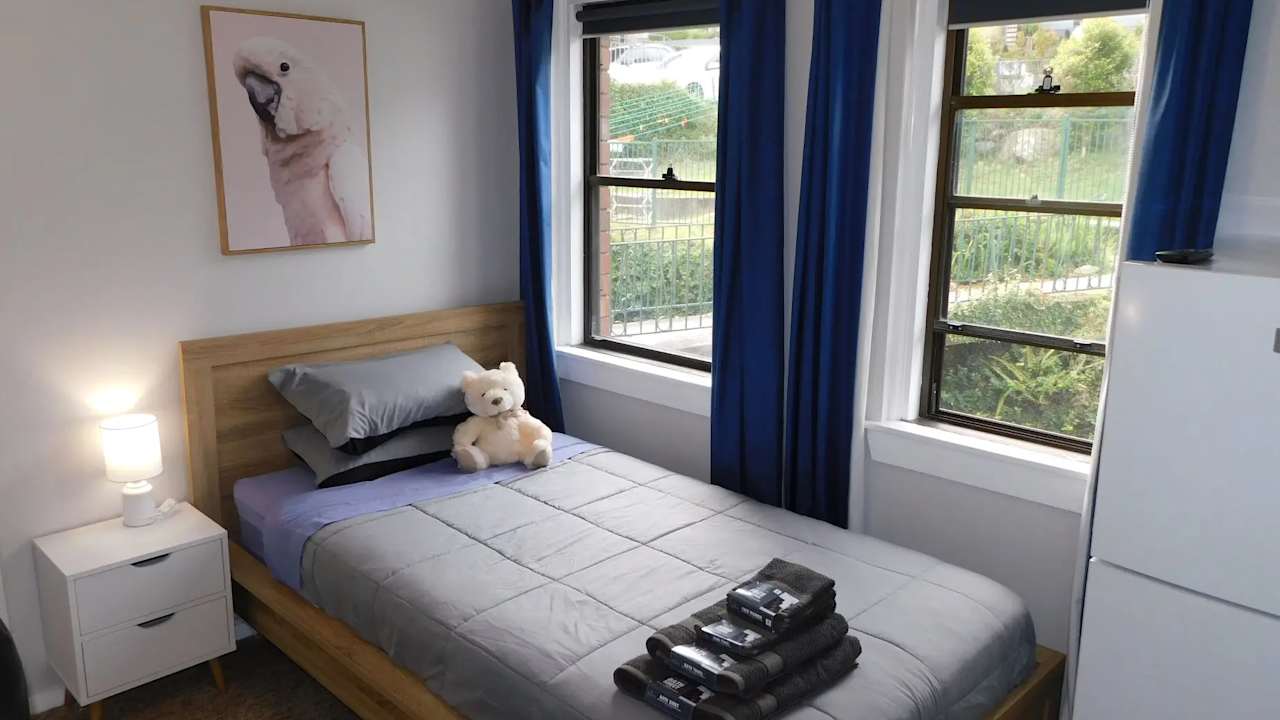 Furnished room in a flatshare