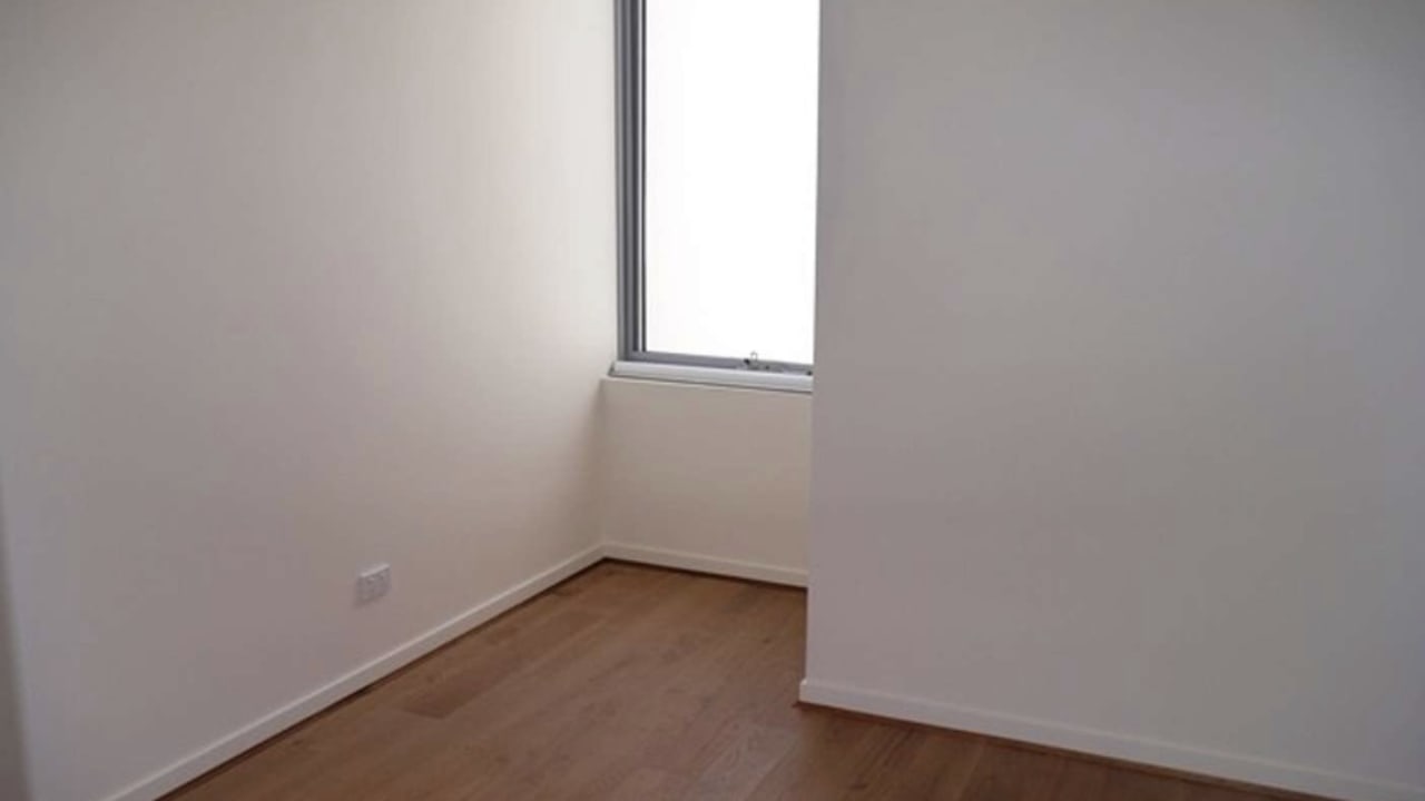 Unfurnished room with ensuite in a flatshare