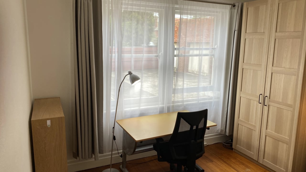 Furnished room in a flatshare