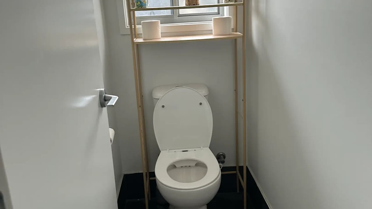 Furnished room with own bathroom