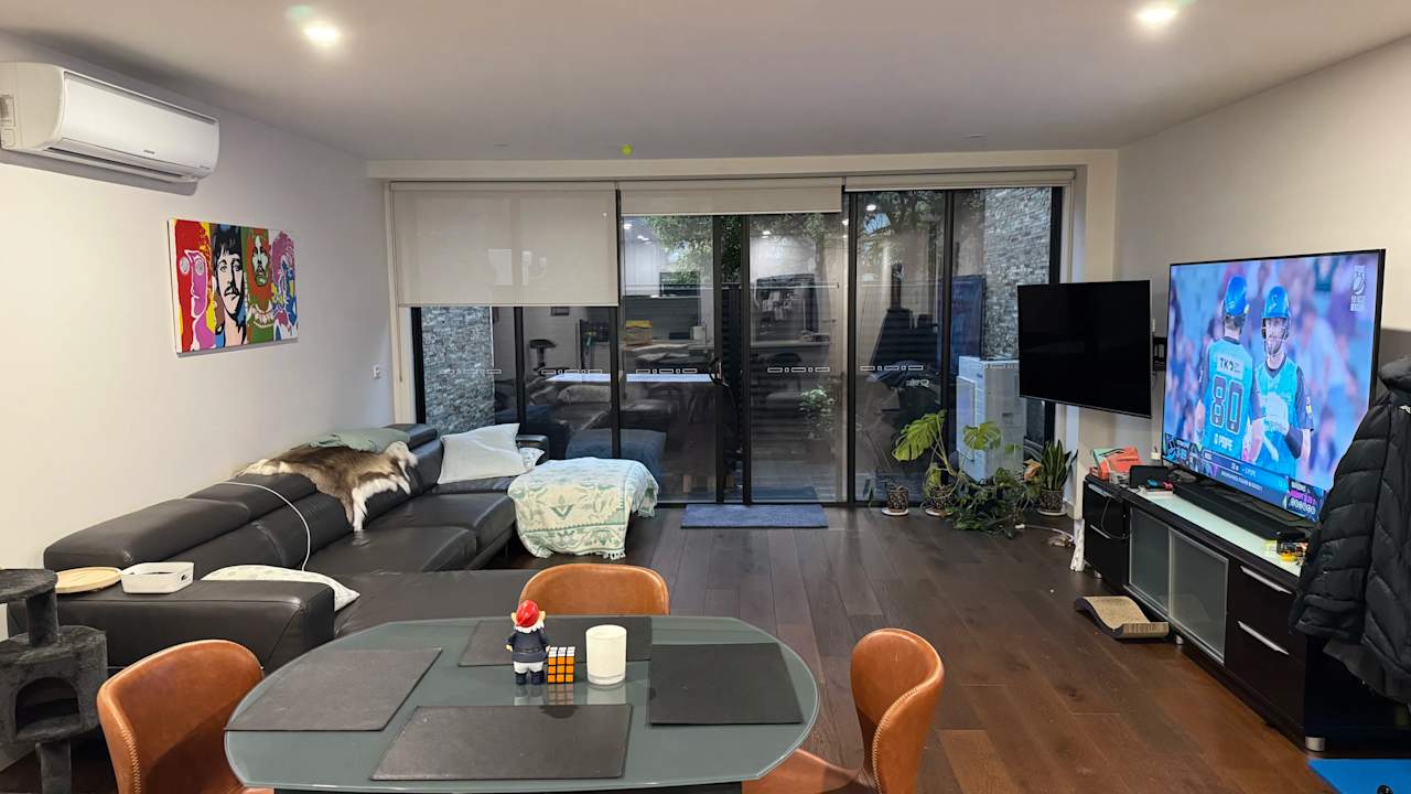 Unfurnished room with own bathroom