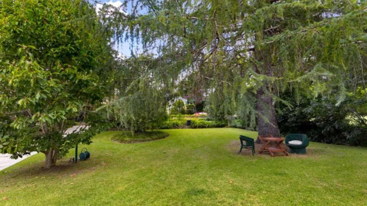 Whole property with 4 rooms for rent