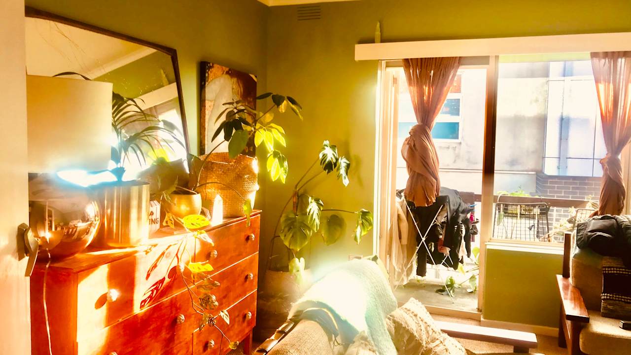Furnished room in a flatshare