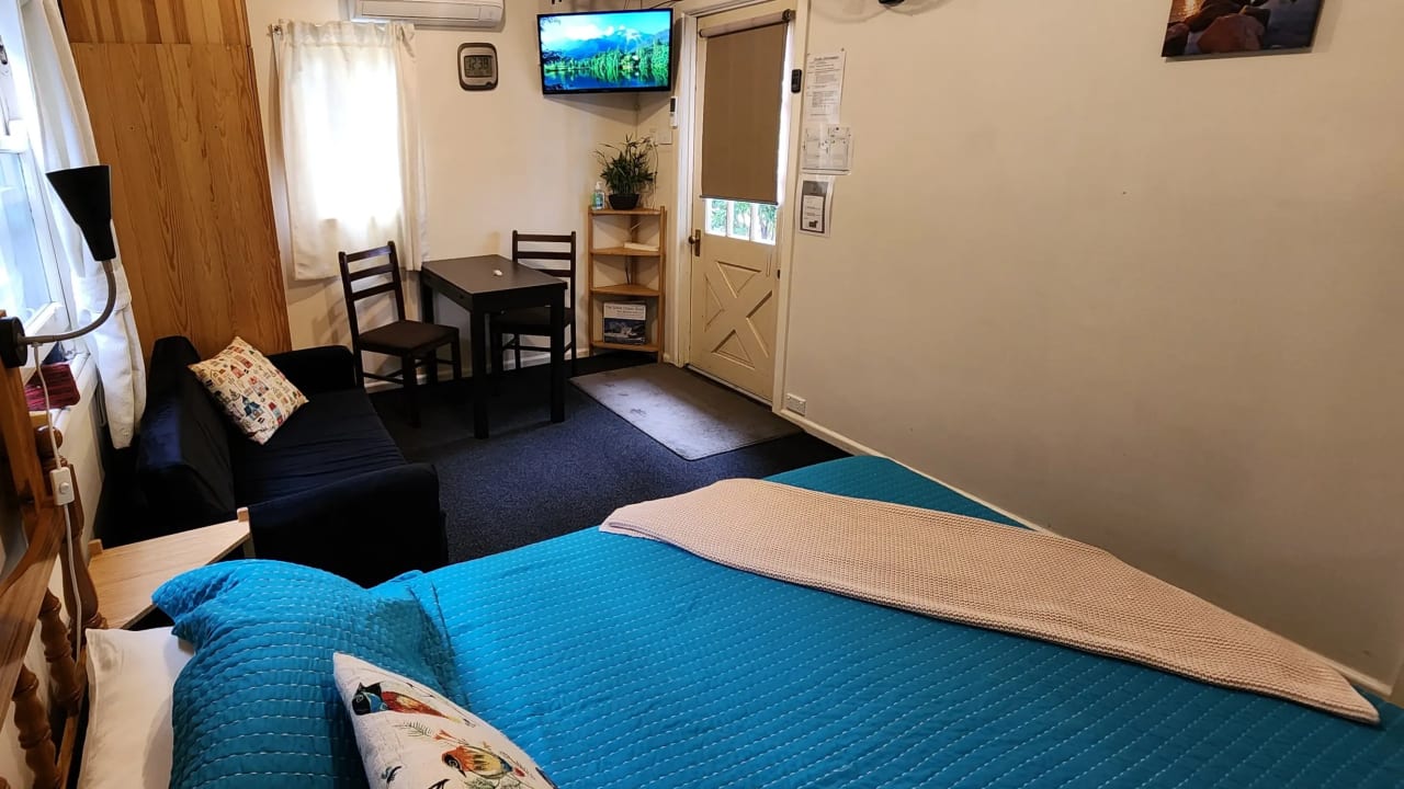 Furnished room studio flat for rent