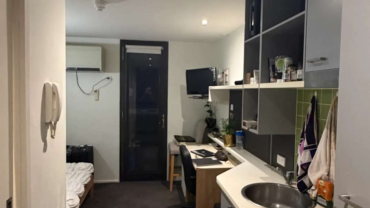 Furnished room studio flat for rent