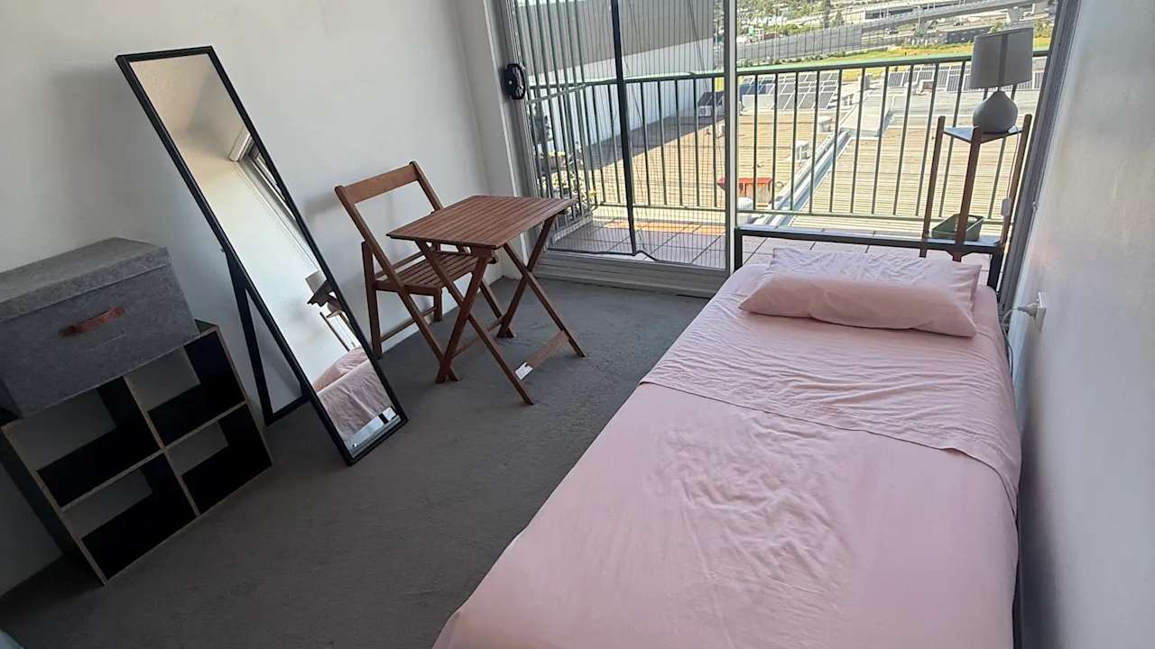 Furnished room in a flatshare