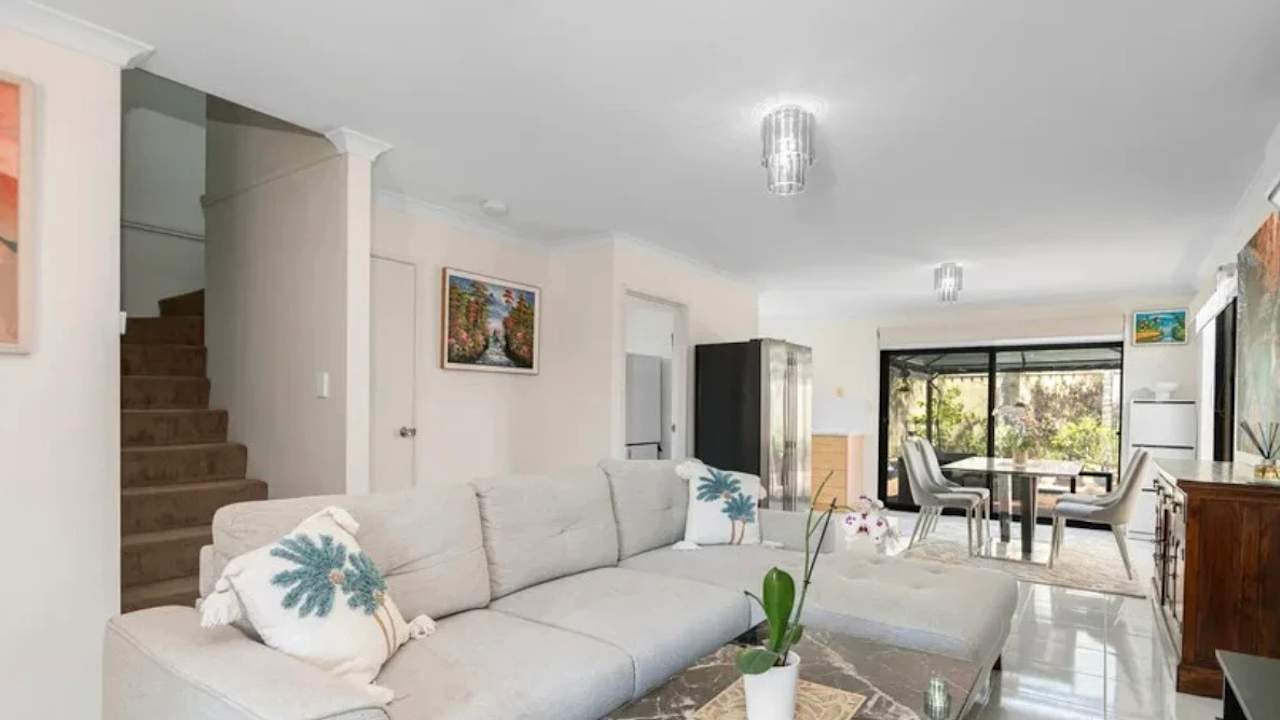 Furnished room in a share house