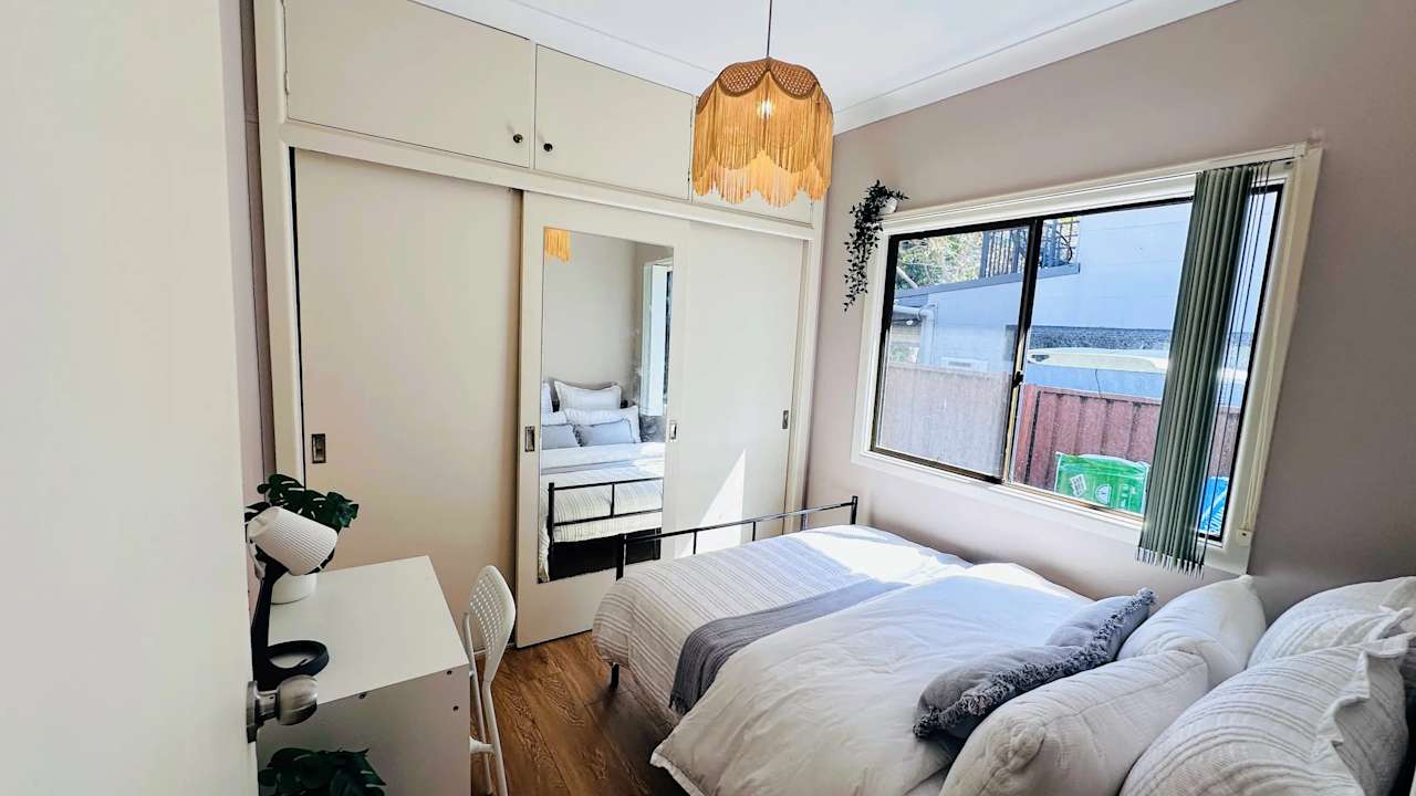 Furnished room in a share house
