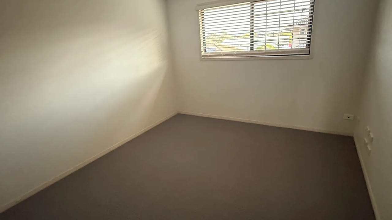Unfurnished room with own bathroom