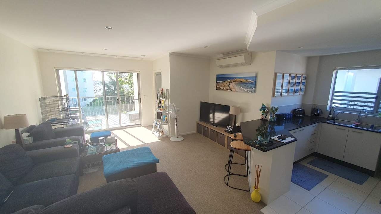 Unfurnished room with own bathroom