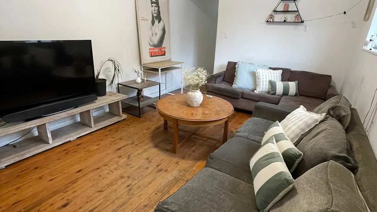 Whole property with 4 rooms for rent